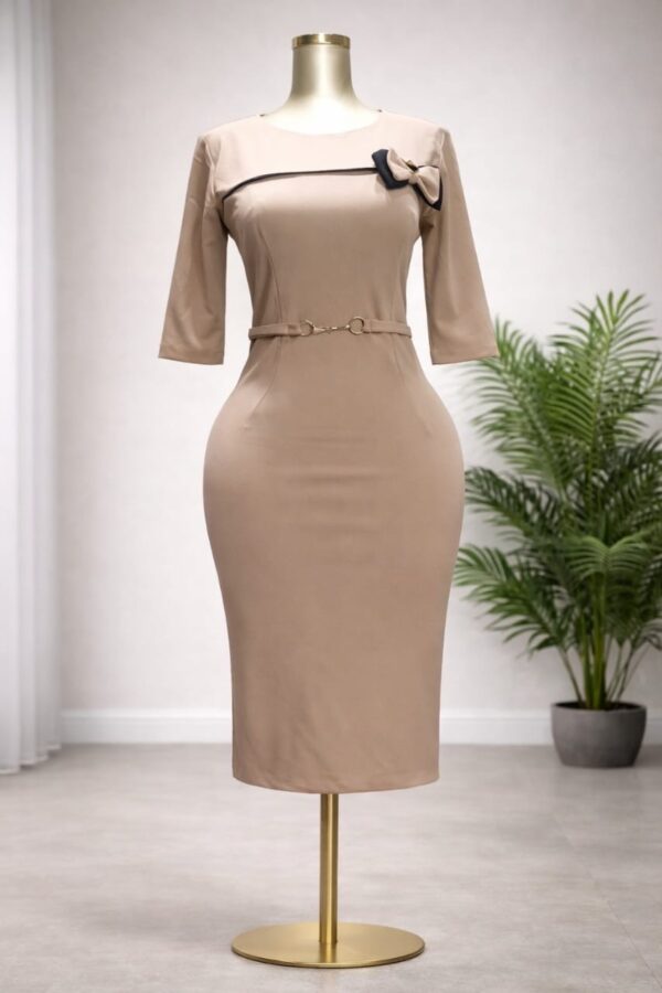 ca9716de-f583-49e3-994c-df541ae54d0a Executive Office Dress 025